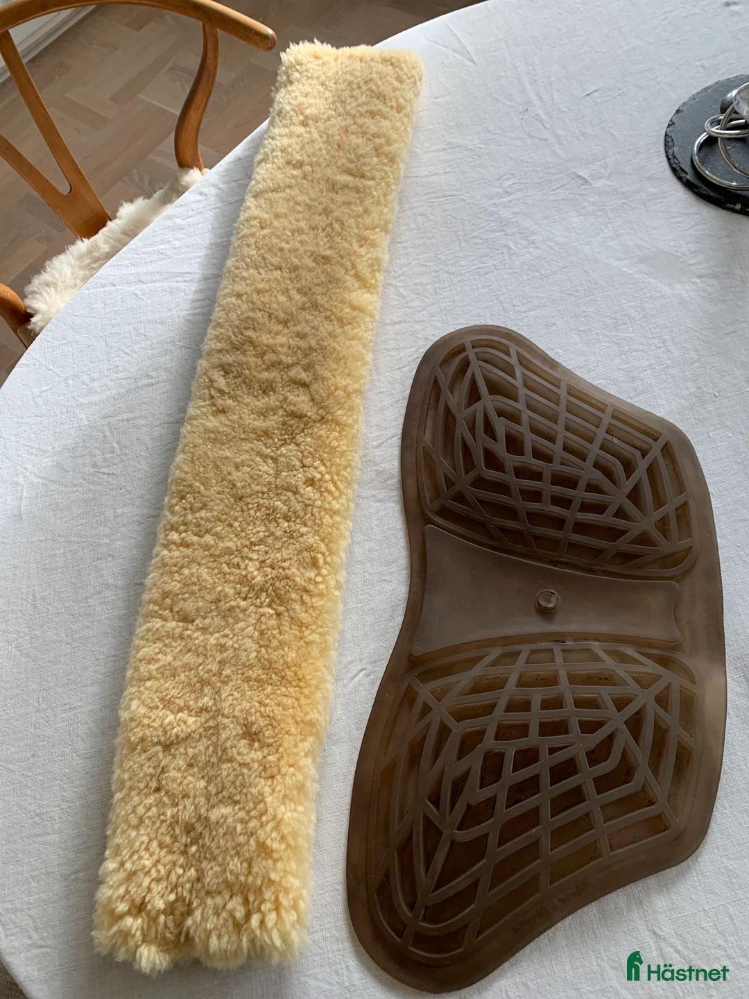 Sadeltillbehör hästutrustning till salu: Acavallo frontlifter och fårskinnstunnel - Annons 2