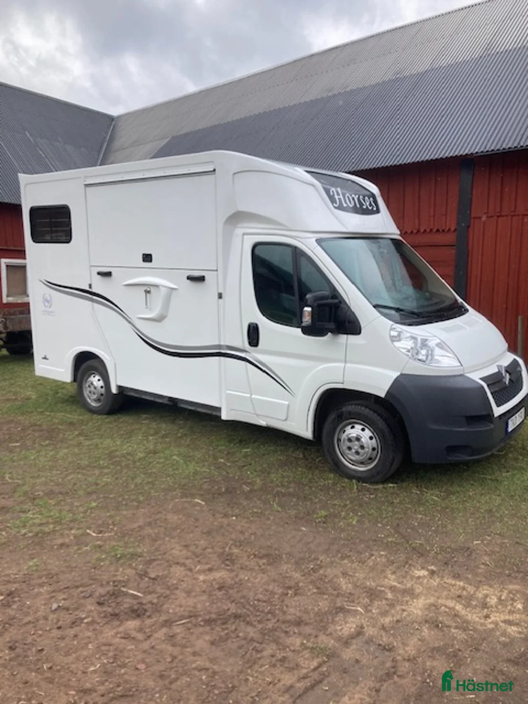 Hästlastbilar  fordon & transport till salu: B-korts Hästlastbil 3-sits i Rockneby - Annons 1
