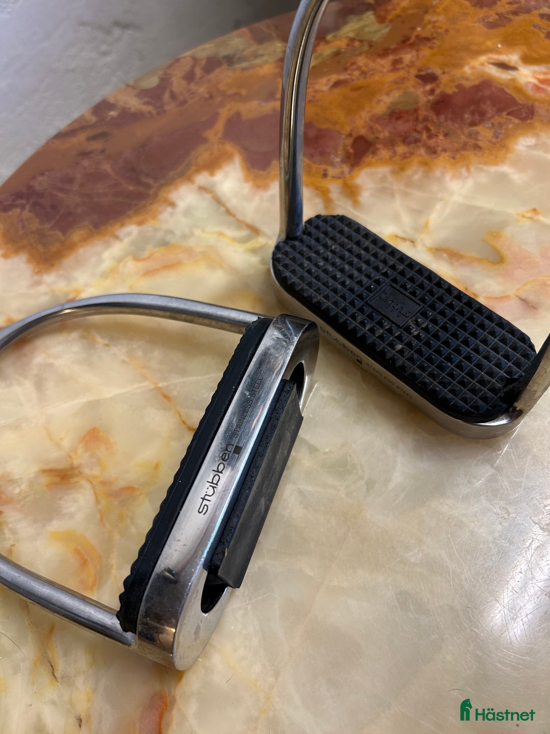 Stigbyglar hästutrustning till salu: Stübben stigbyglar. i Hällekis - Annons 3