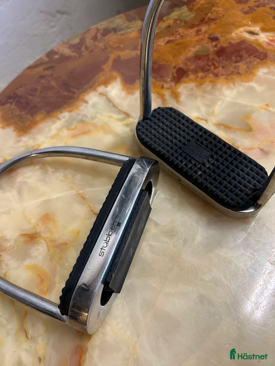 Stigbyglar hästutrustning till salu: Stübben stigbyglar. - Annons 3