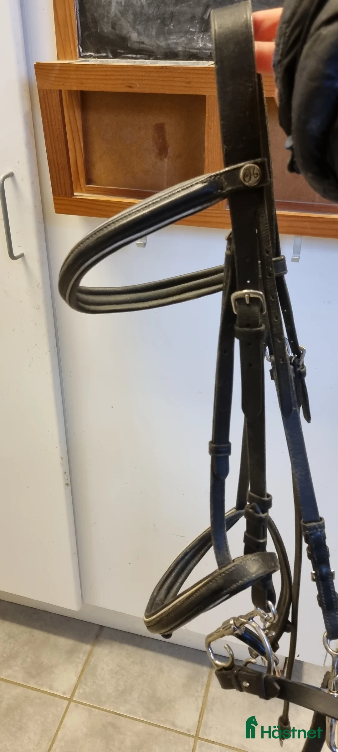 Träns hästutrustning till salu: Svart träns med reflexdetaljer - Annons 2