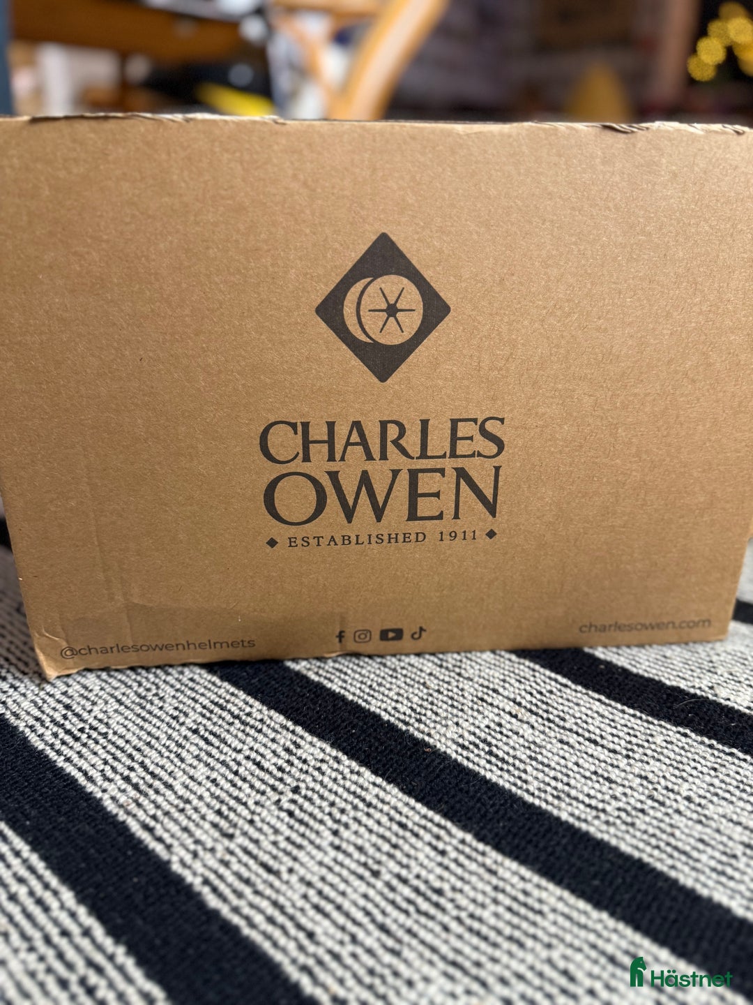 Hjälmar ryttarutrustning till salu: Charles Owen Sp8 plus sparkly leather look i Strängnäs - Annons 3