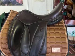 Sadlar hästutrustning Voltaire Adelaide skick som ny i Blentarp - Annons 22