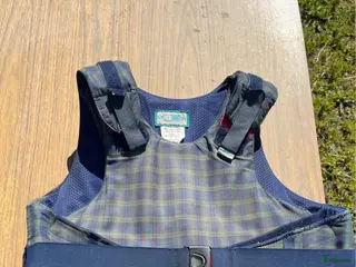 Säkerhetsvästar ryttarutrustning till salu: 3 stjärniga Säkerhetsväst i Skepplanda - Annons 2