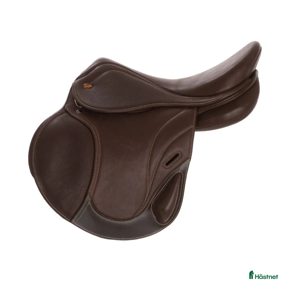 Sadlar hästutrustning till salu: Lippo RIVELLO 15,5 ” i Myggenäs - Annons 2