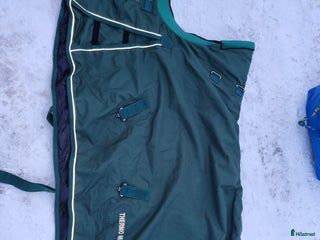 Täcken hästutrustning till salu: Blandade hästtäcken i Hudiksvall - Annons 3