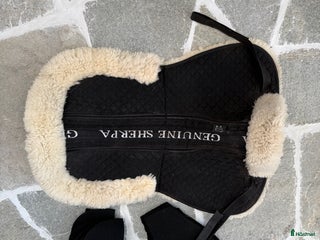 Sadeltillbehör hästutrustning till salu: Korrektionspadd Fårskinn i Drottningholm - Annons 2