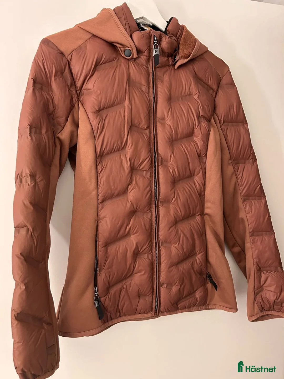 Jackor & Kavajer ryttarutrustning till salu: Ja Hel ny rid jacka i Haninge - Annons 2