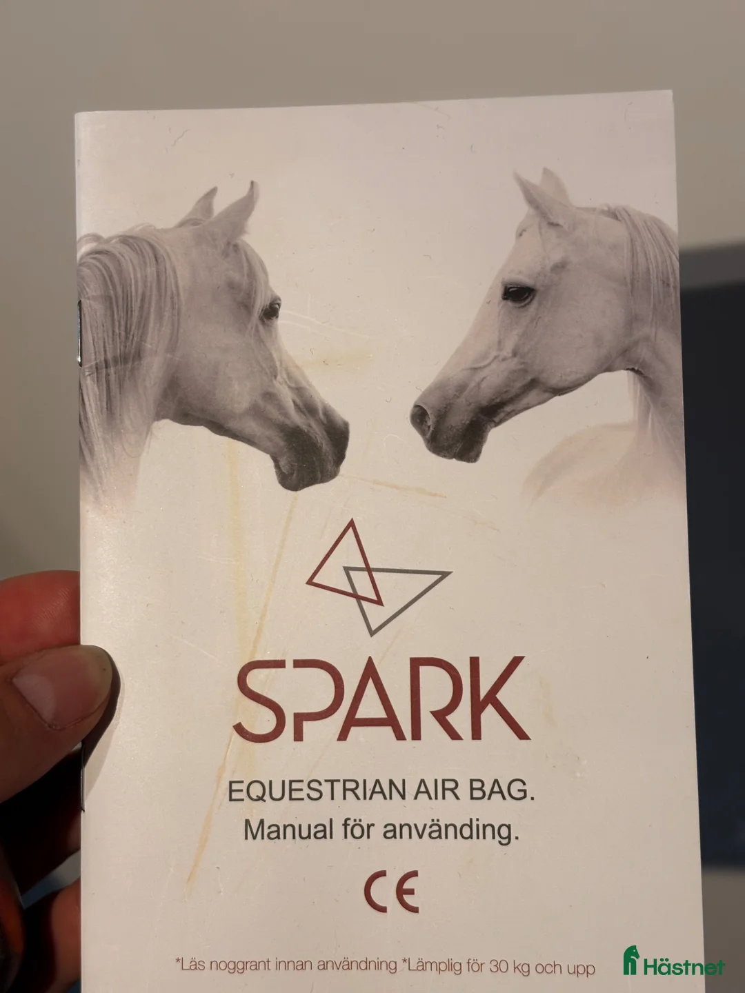 Säkerhetsvästar ryttarutrustning till salu: Säkerhetsväst Spark Air i Täby - Annons 7