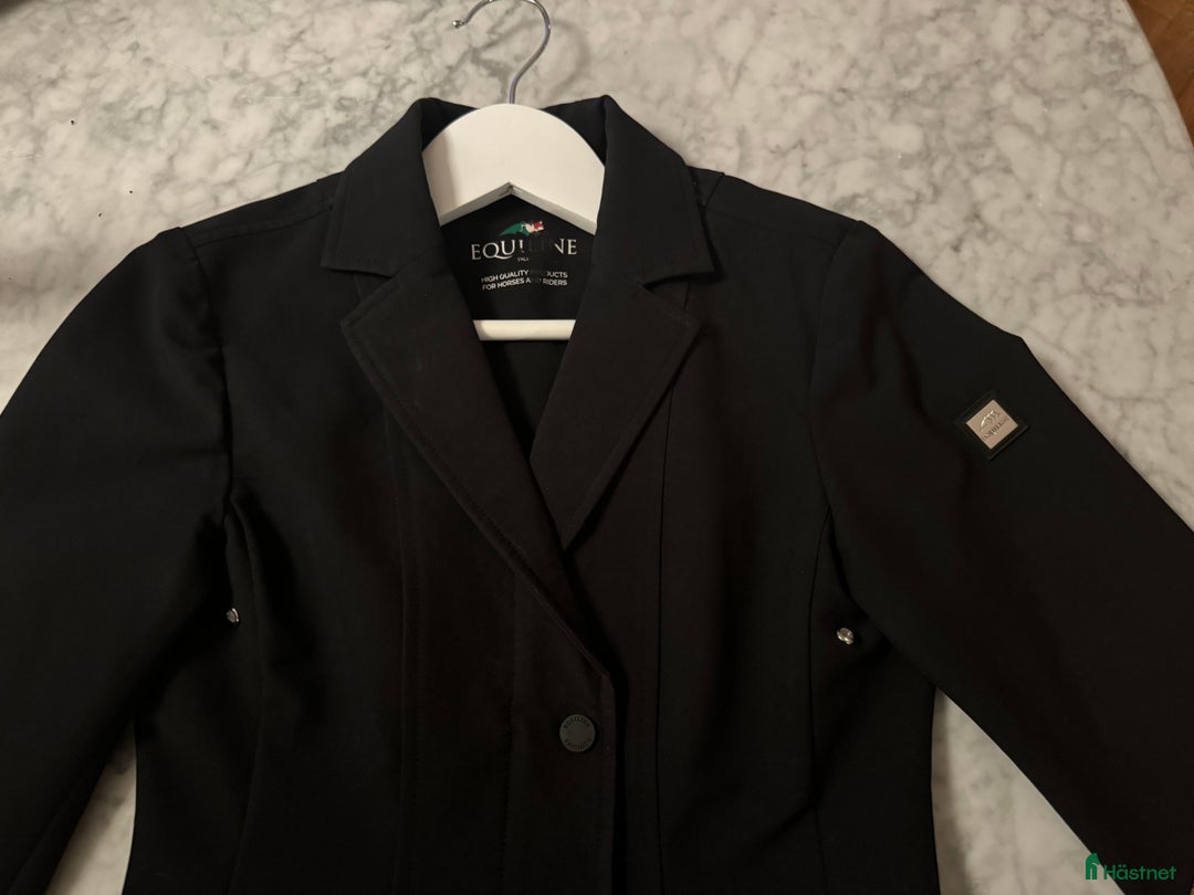 Jackor & Kavajer ryttarutrustning till salu: Equiline kavaj junior svart i Stockholm - Annons 2