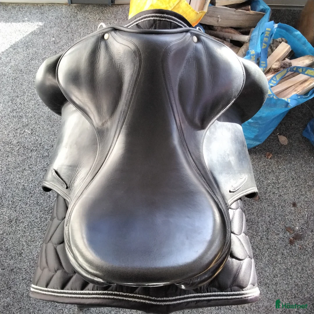 Sadlar hästutrustning till salu: CHILDERIC DI 17" (FRANSK 18") - Annons 2