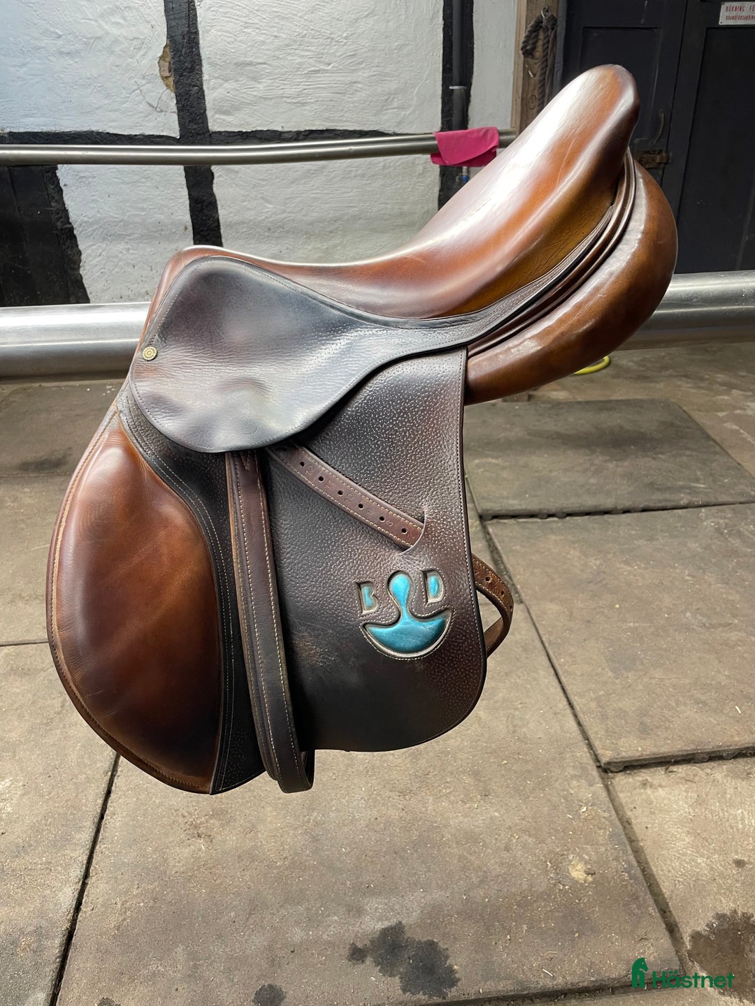 Sadlar hästutrustning till salu: Bruno delgrange  i Sjöbo - Annons 1