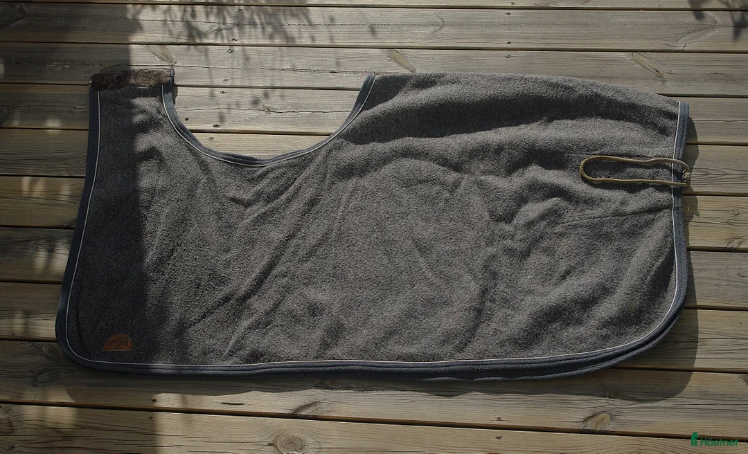 Täcken hästutrustning till salu: Täcken 130-135 cm i Ljungbyholm - Annons 12