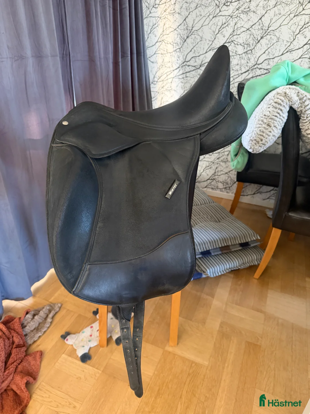 Sadlar hästutrustning till salu: Wintec wide pro dressyrsadel 17” - Annons 1