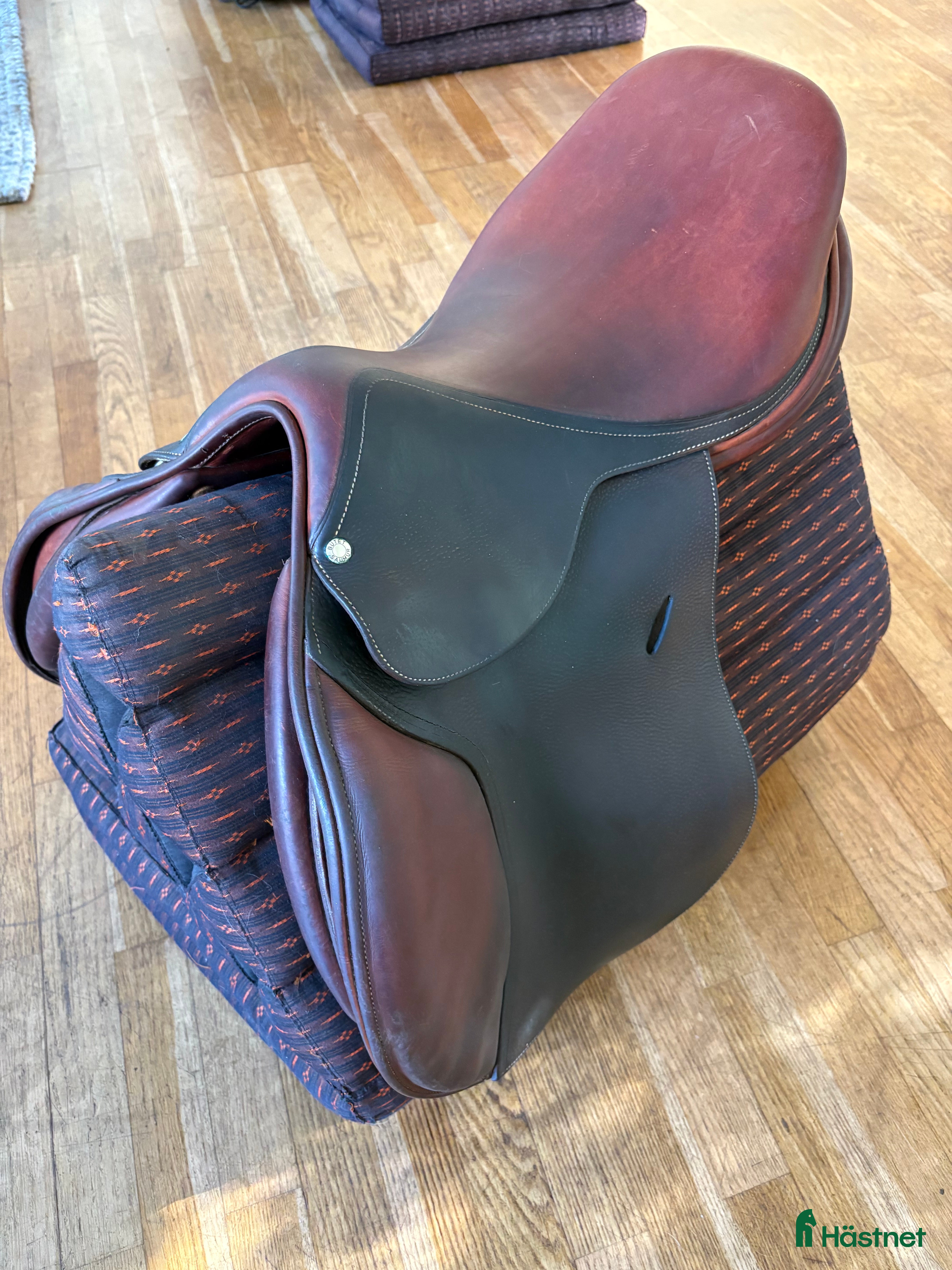 Sadlar hästutrustning till salu: Butet hoppsadel i Täby - Annons 2