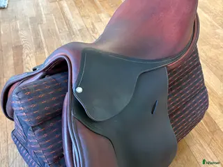 Sadlar hästutrustning till salu: Butet hoppsadel i Täby - Annons 2