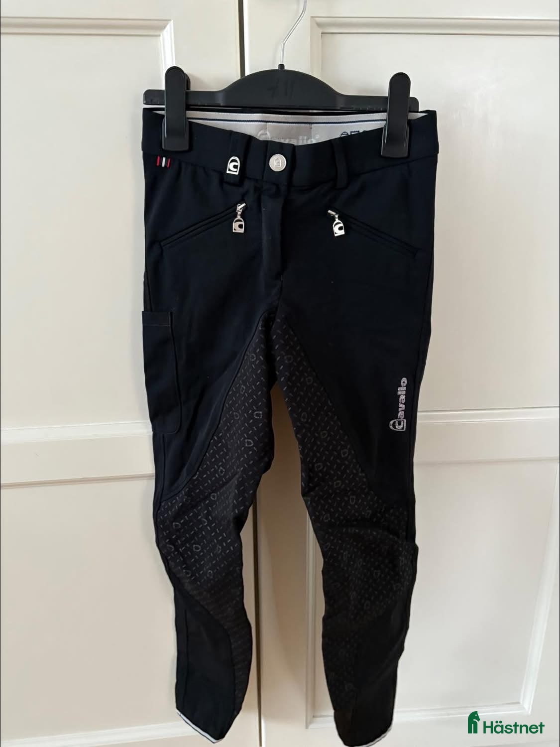 Ridbyxor ryttarutrustning till salu: Svarta Cavallo ridbyxor med glittrigadetaljer - Annons 1