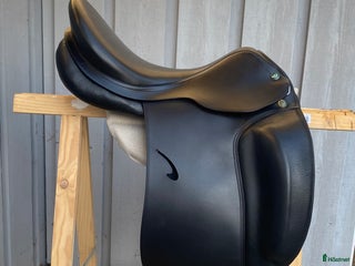 Sadlar hästutrustning till salu: Prestige Roma i Sjövik - Annons 1