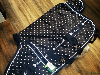 Täcken hästutrustning till salu: Nytt regntäcke stl 85 i Avesta - Annons 2