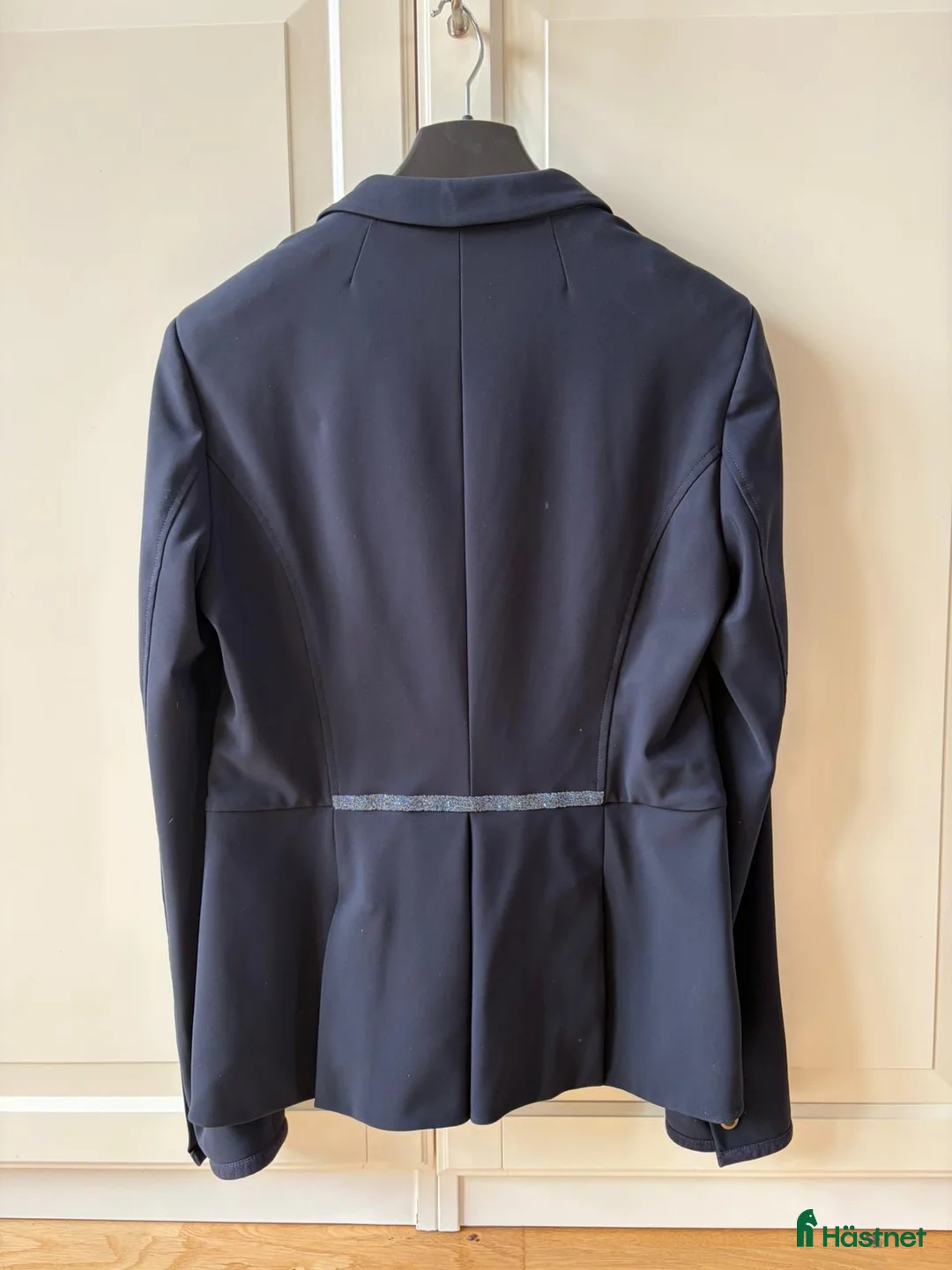 Jackor & Kavajer ryttarutrustning till salu: Marinblå samshield kavaj i Hjärnarp - Annons 2