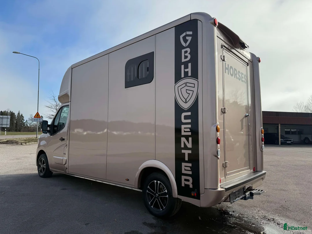 Hästlastbilar  fordon & transport till salu: NORDIC HORSE 3 STUTERI AUTOMAT LÅG SKATT  - Annons 2