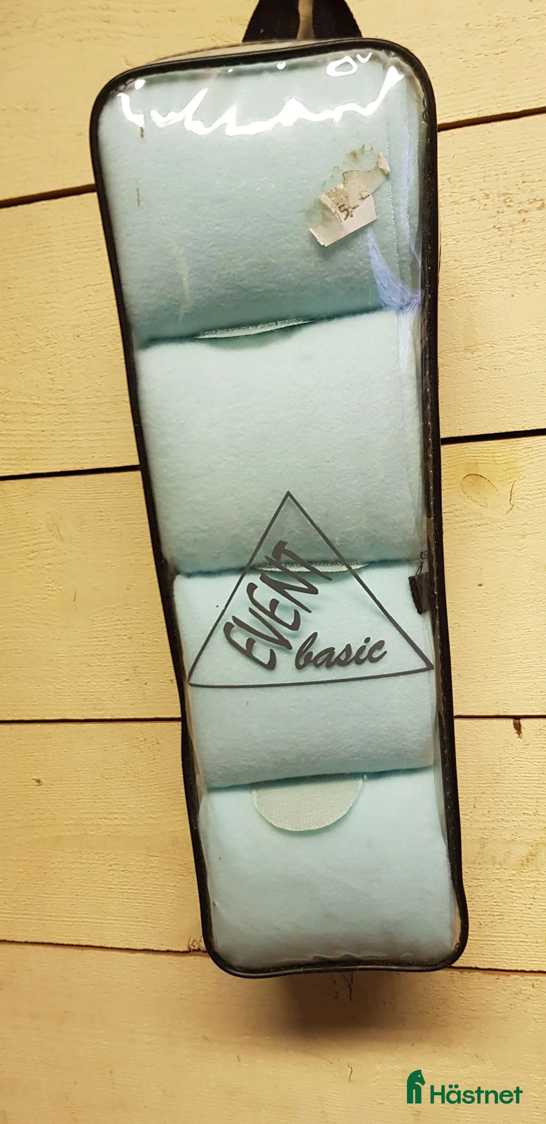 Benskydd hästutrustning till salu: Fleecebenlindor Pastell-ljusblå i Nora - Annons 1