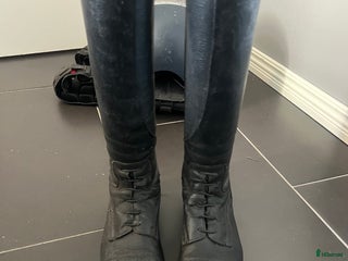 Ridstövlar ryttarutrustning till salu: Ridstövlar läder i Rydebäck - Annons 1