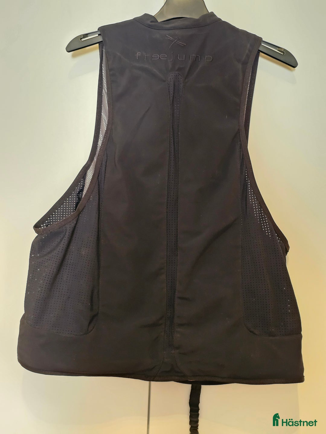 Säkerhetsvästar ryttarutrustning till salu: Freejump Airbagväst xxl i Skanör - Annons 2