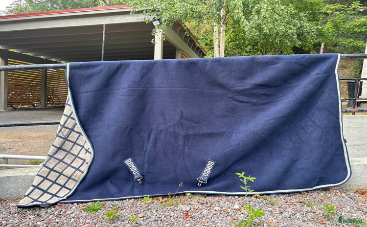 Täcken hästutrustning till salu i Farsta - Annons 12