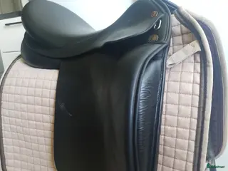 Sadlar hästutrustning Prestige top dressage 17"/35 i Tranås - Annons 11