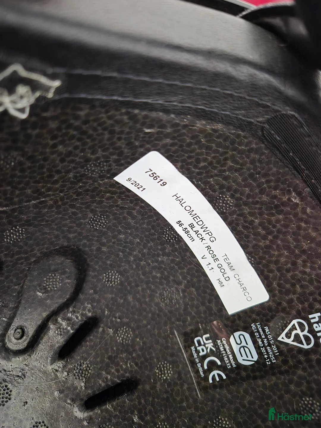 Hjälmar ryttarutrustning till salu: Charles owen Halo i nyskick.  i Enskede - Annons 2