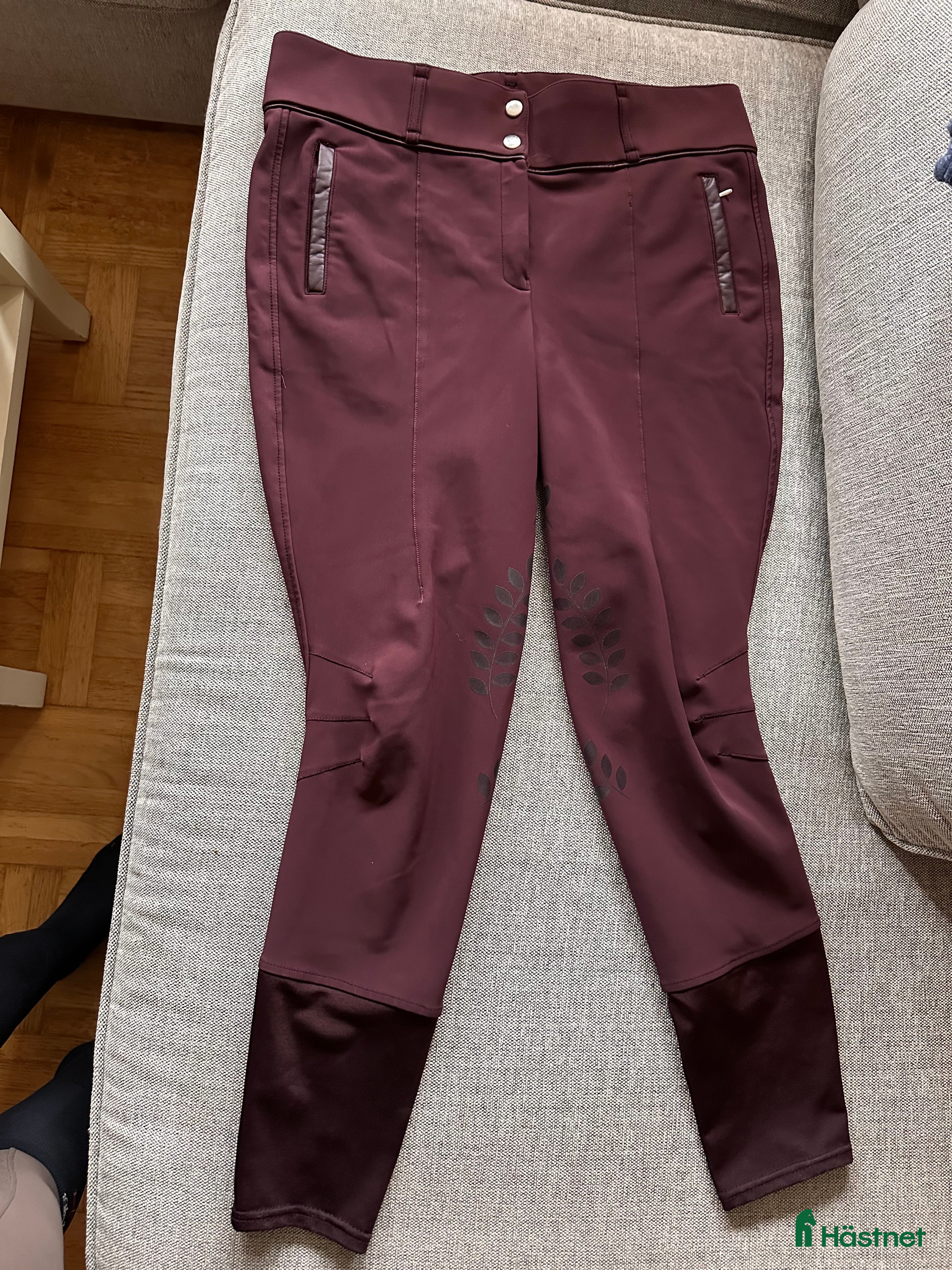 Ridbyxor ryttarutrustning till salu: Snygga vinröda ridbyxor  i Borlänge - Annons 23