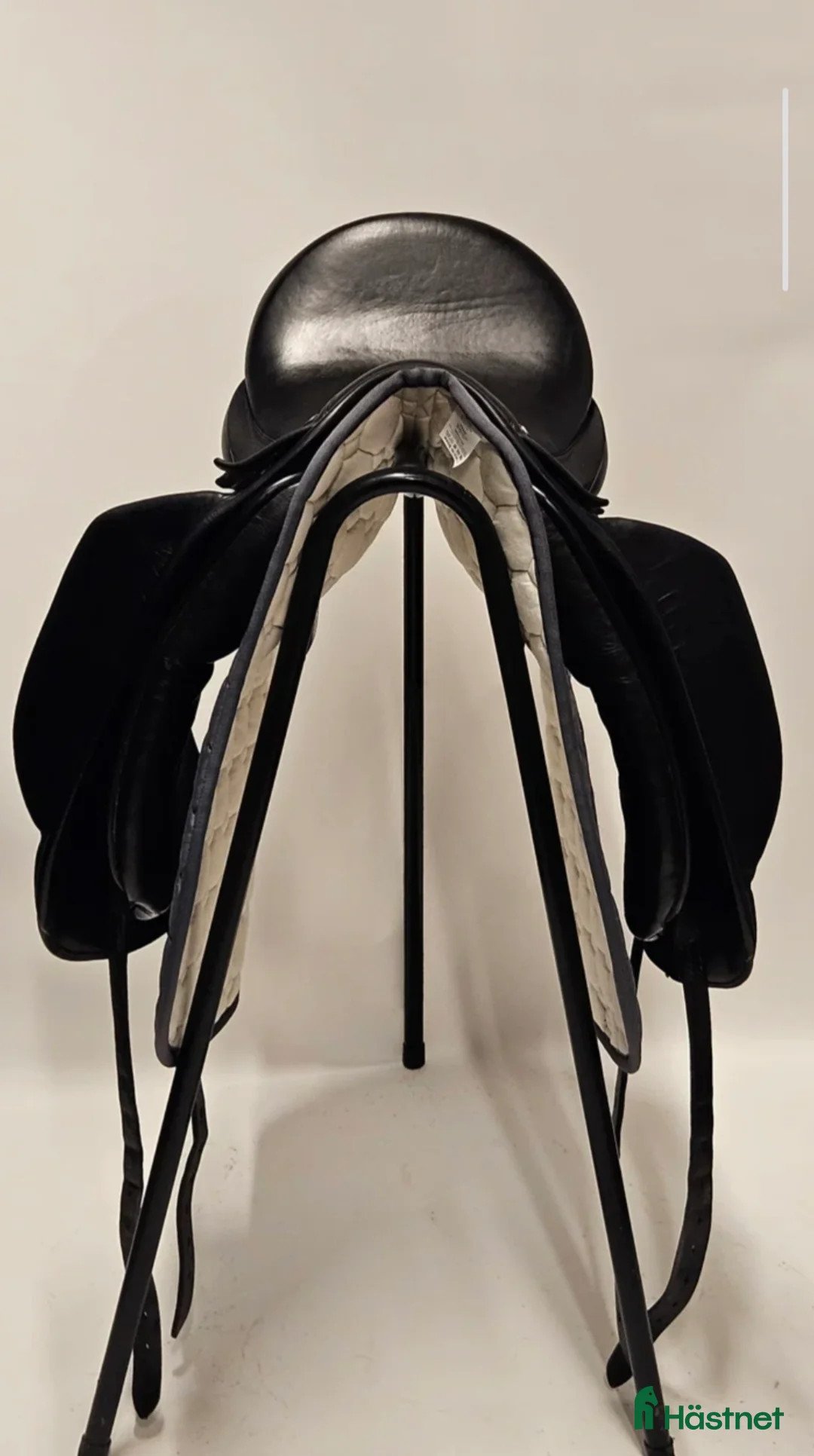 Sadlar hästutrustning till salu: Dressyrsadel Paul Fielder - Annons 3