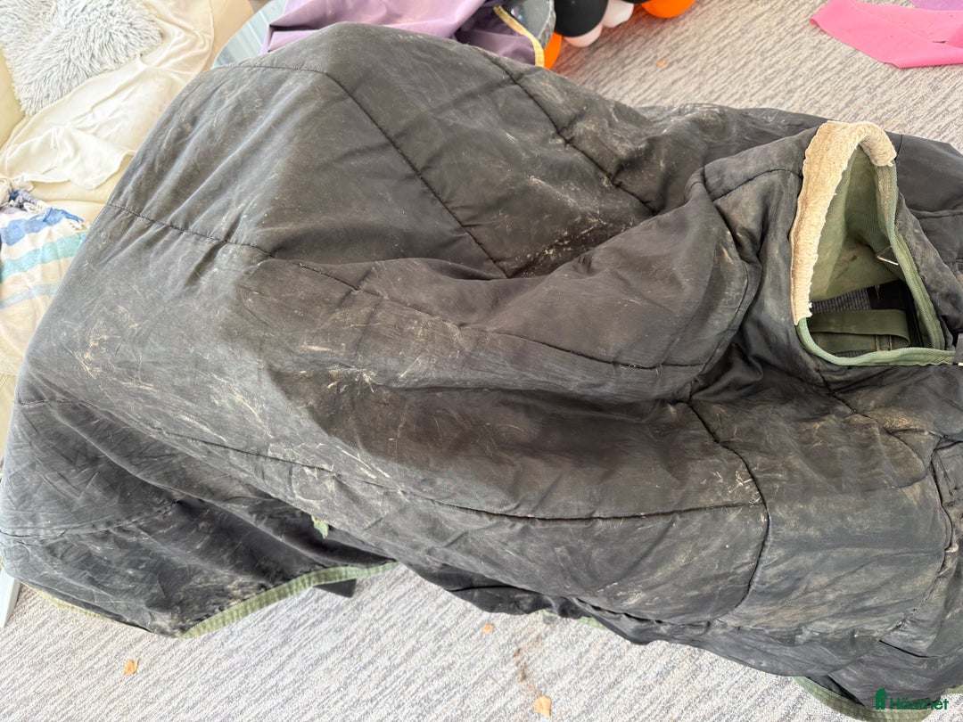 Täcken hästutrustning till salu: Sadelkammar rensning / hästtäcken stl 145 i Linköping - Annons 13