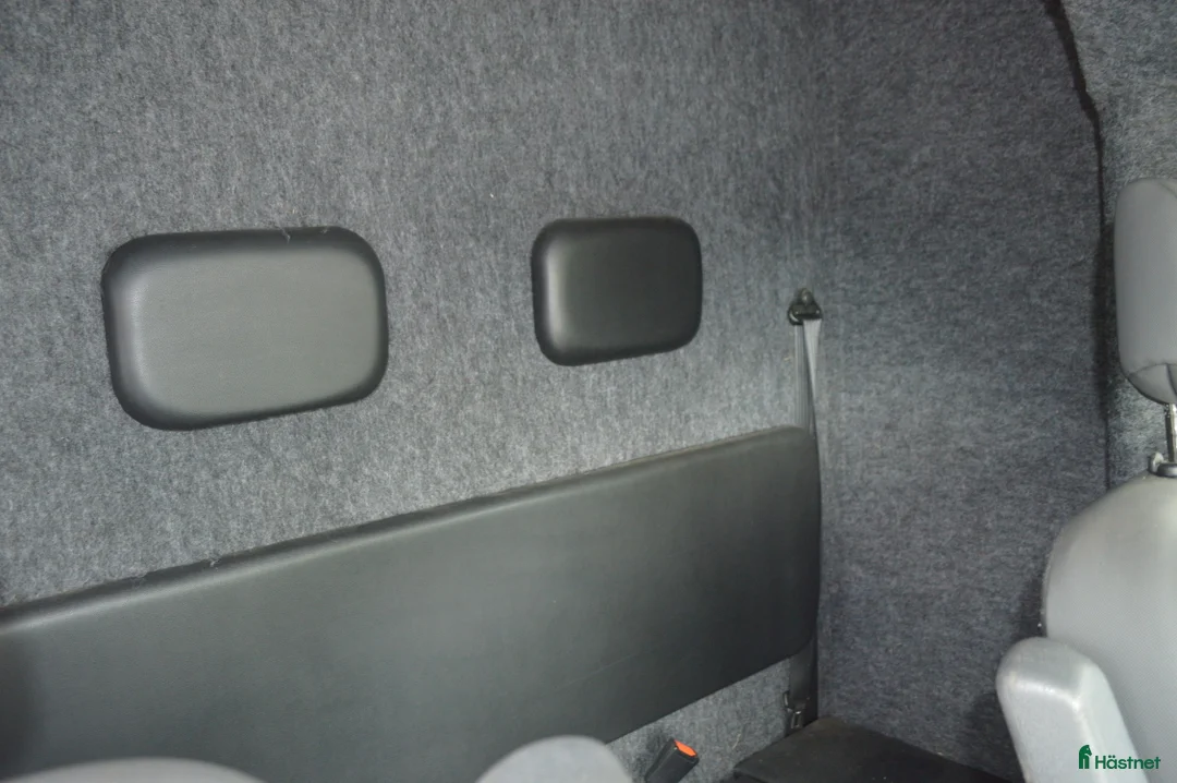 Hästlastbilar  fordon & transport till salu: Nuyts 5 sits V galler 14850 mil i Kvicksund - Annons 9