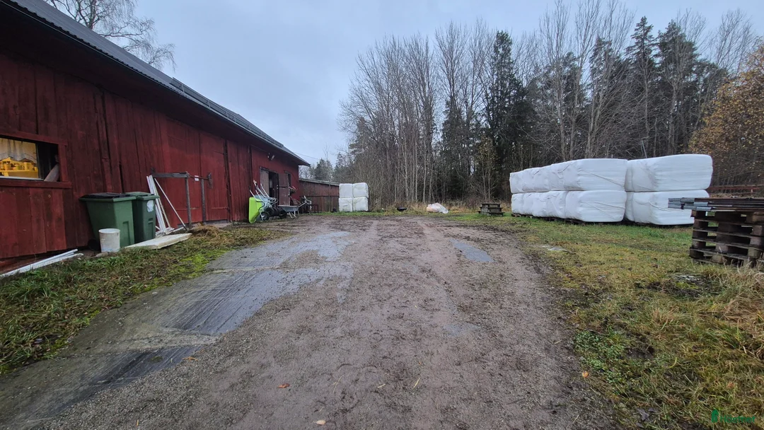 stallplats finnes: Boxplats i litet mysigt stall i Vårsta  - Annons 11