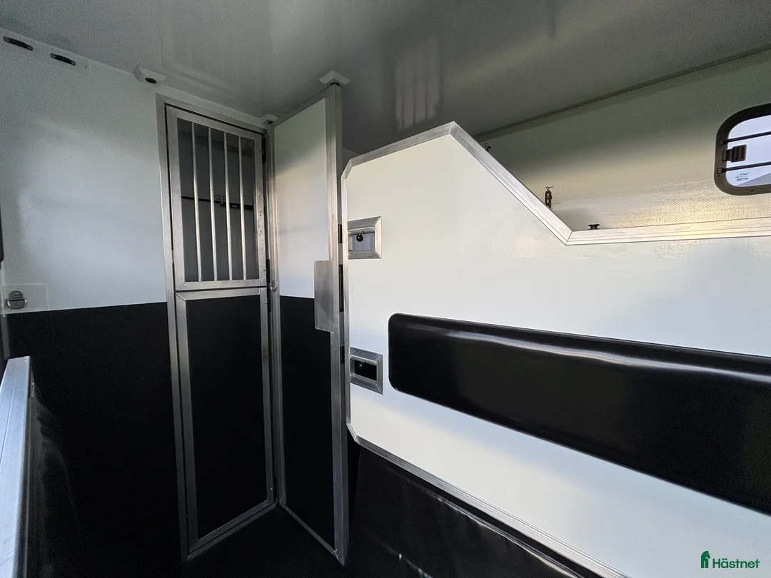 Hästlastbilar  fordon & transport till salu: Horsepartner EQUIMAX -5sits - Automat - Hästbil i Laholm - Annons 11