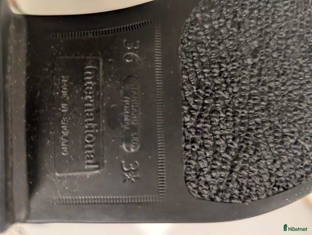 Ridstövlar ryttarutrustning till salu: Imperial ridstövlar stl 36 – Toppskick i kartong i Jönköping - Annons 8