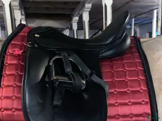 Schabrak & Vojlockar hästutrustning Rött equito dressyr schabrak i Norrtälje - Annons 5