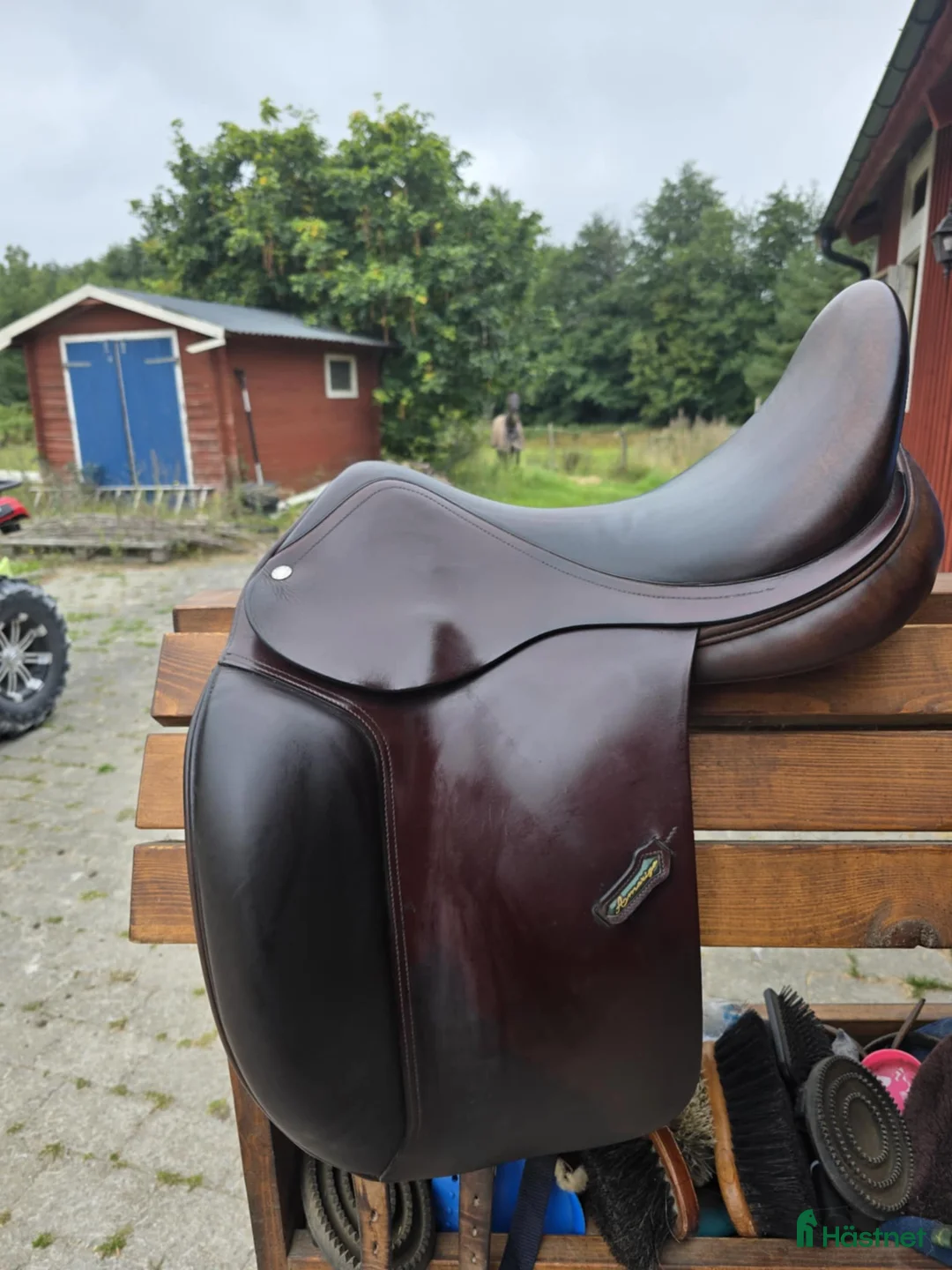 Sadlar hästutrustning till salu: Amerigo Cortina dressyr 17’ i Oskarshamn - Annons 1