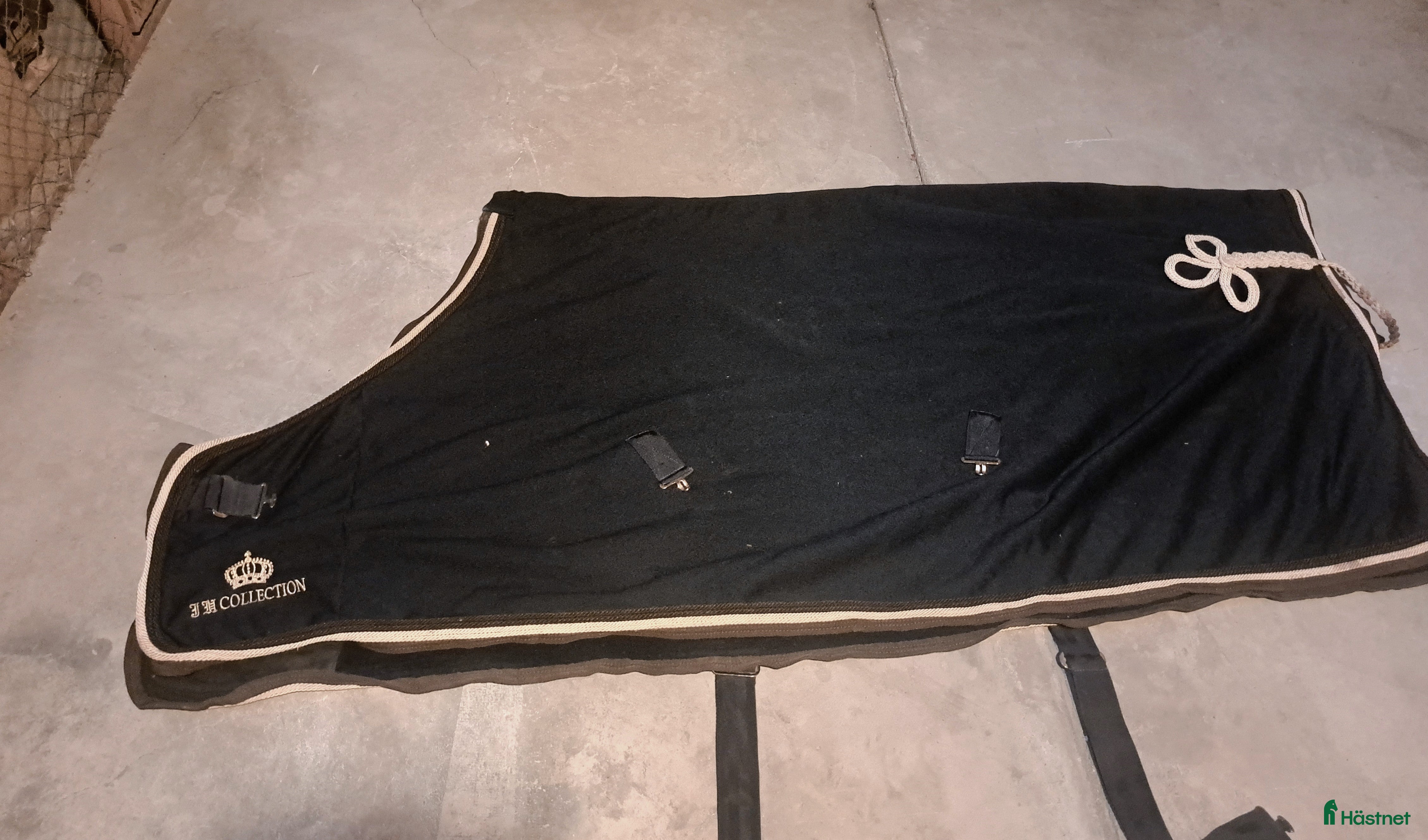 Övrig utrustning övrig utrustning till salu: Hästäcke i Mölndal - Annons 1