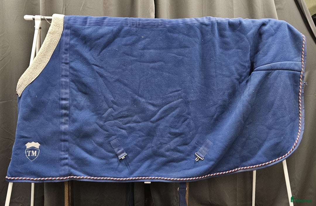 Täcken hästutrustning till salu: Fleecetäcke, 155 cm, Thermo Master i Gällivare - Annons 1