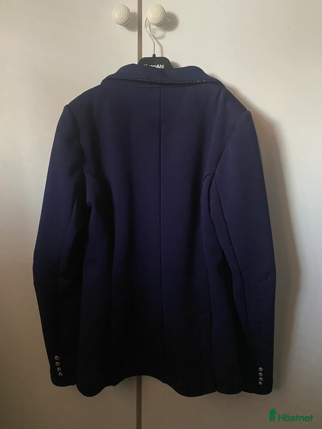 Jackor & Kavajer ryttarutrustning till salu: Kavaj med glitterdetalj i Bankeryd - Annons 2