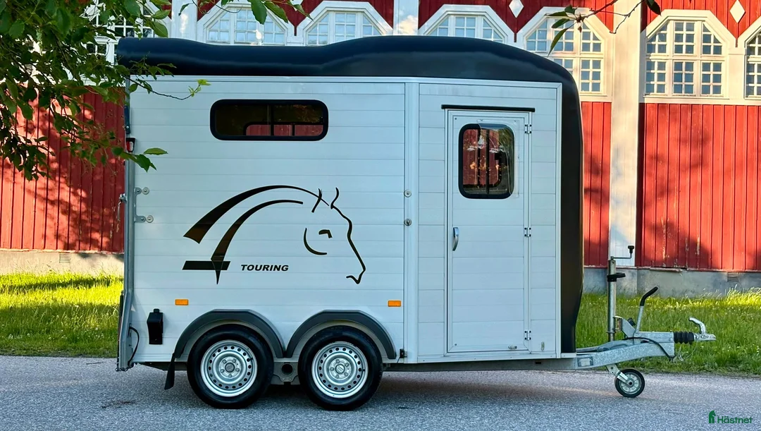 Hästtransporter  fordon & transport till salu: Hästsläp i Nyskick - Annons 2