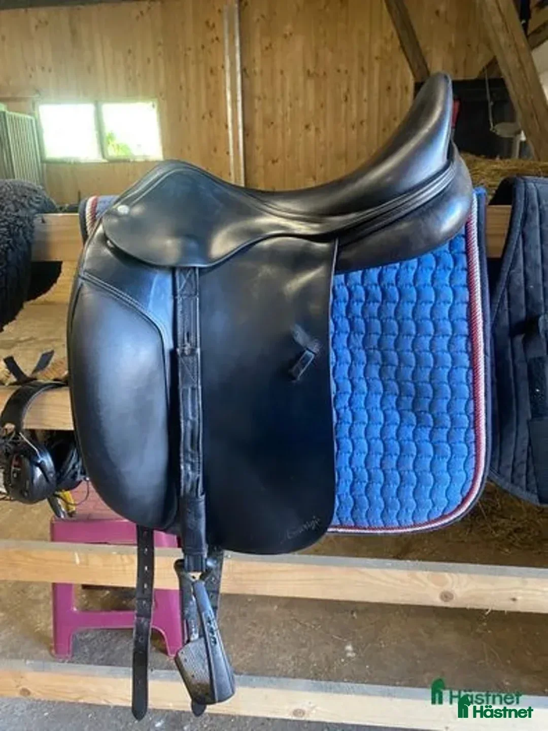 Sadlar hästutrustning till salu: Fin Amerigo Classic dressyrsadel i Ängelholm - Annons 1