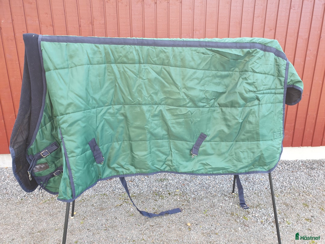 Täcken hästutrustning till salu: Stalltäcke, 165 cm, 200 g i Lerum - Annons 2