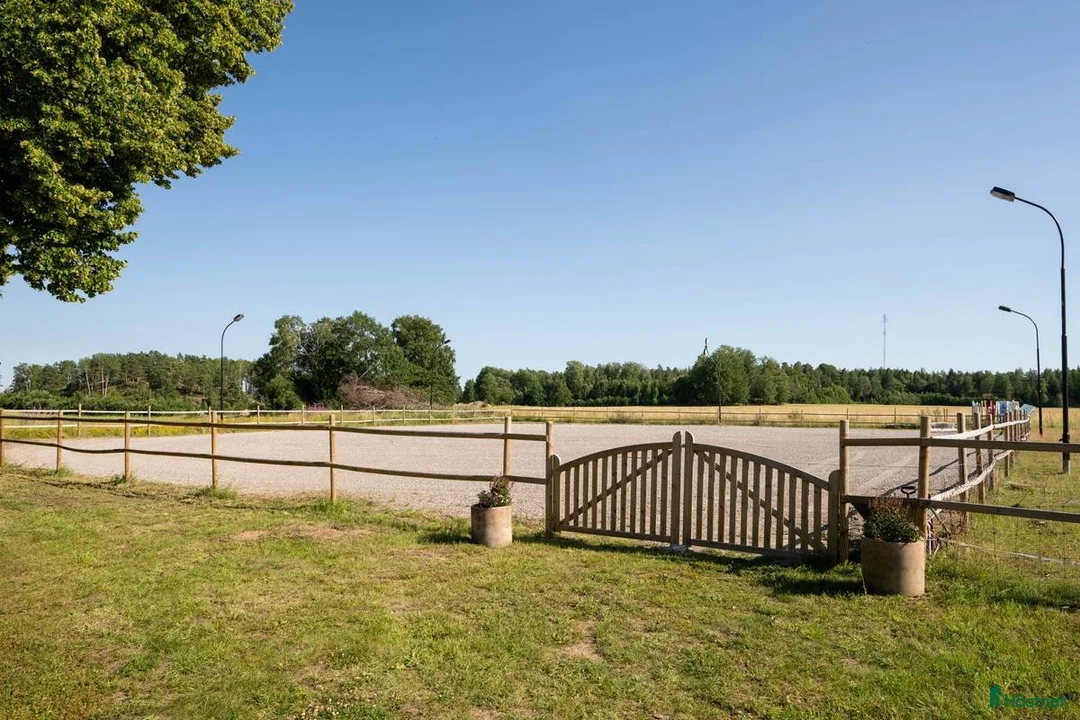  stallplats finnes: Stallplats Järna  - Annons 1