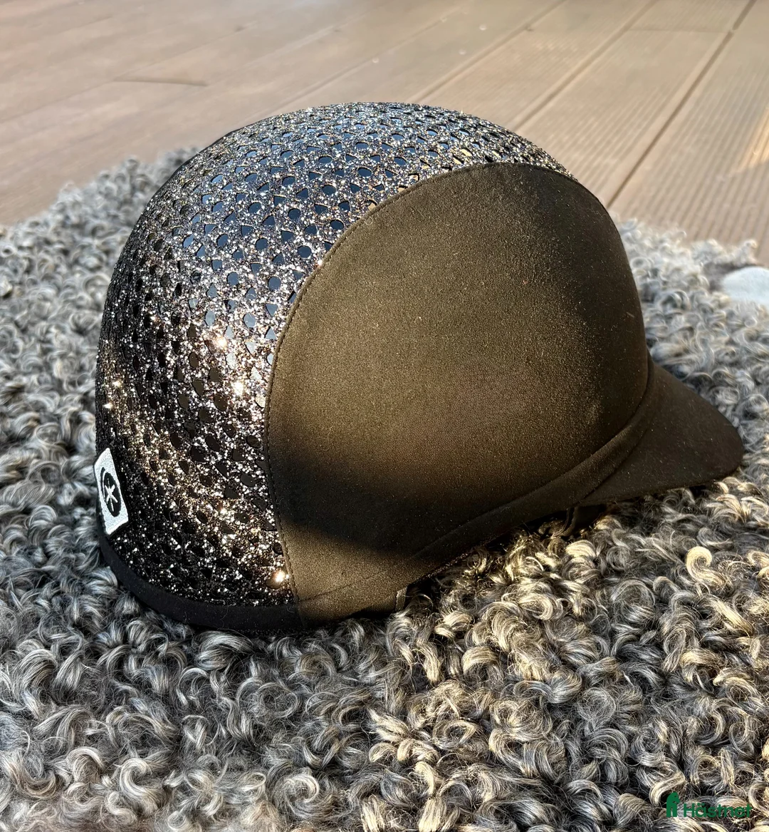 Hjälmar ryttarutrustning till salu: Charles owen SP8 Sparkly i Bromma - Annons 2