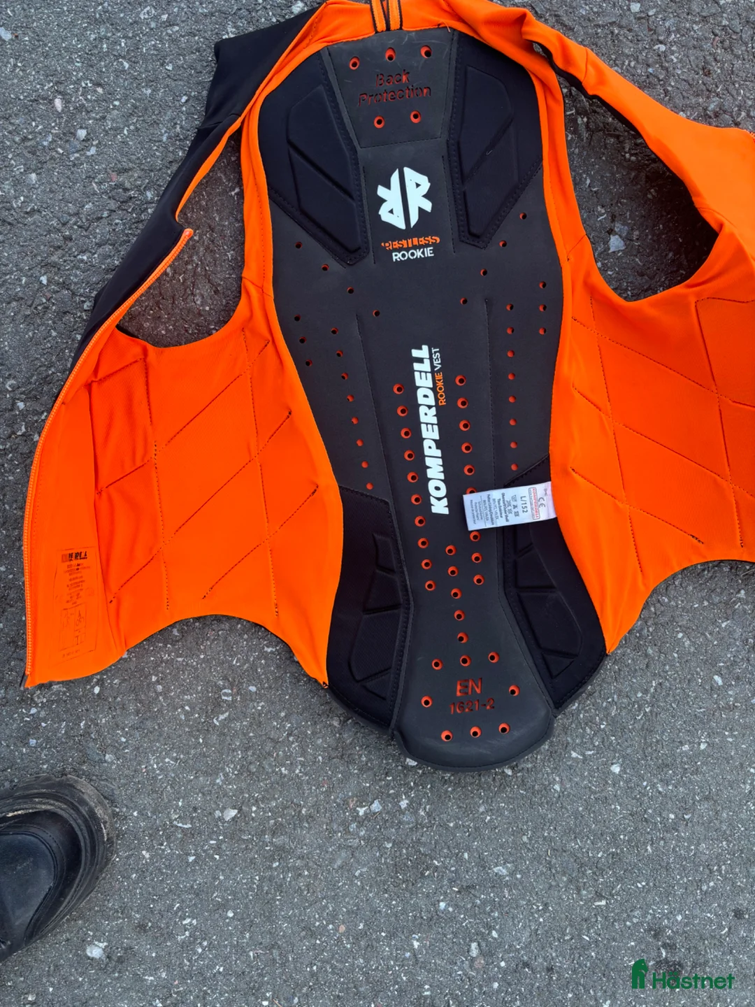 Säkerhetsvästar ryttarutrustning till salu: Komperdell ryggskydd level 1 stl 152/L i Saltsjöbaden - Annons 4