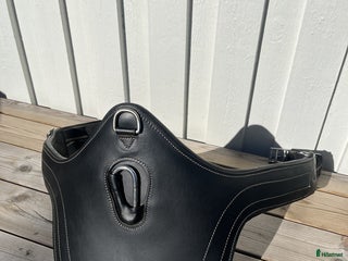 Sadeltillbehör hästutrustning till salu: Lädergjord med platta, 130 cm i Ödsmål - Annons 2